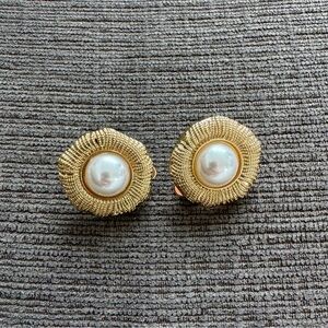 Golden Earrings with Pearl